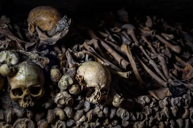 Skulls and bones in the catacombs