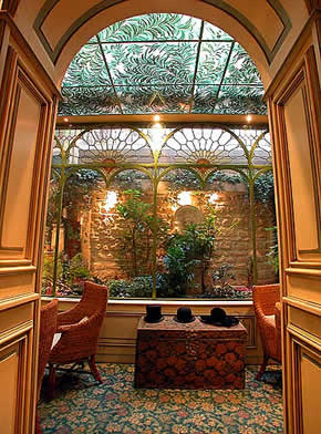 salon/lounge