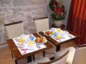 petit d&eacute;jeuner / breakfast
