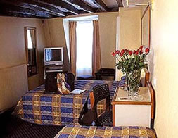 chambre / room