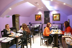 Salle du petit déjeuner / Breakfast Room