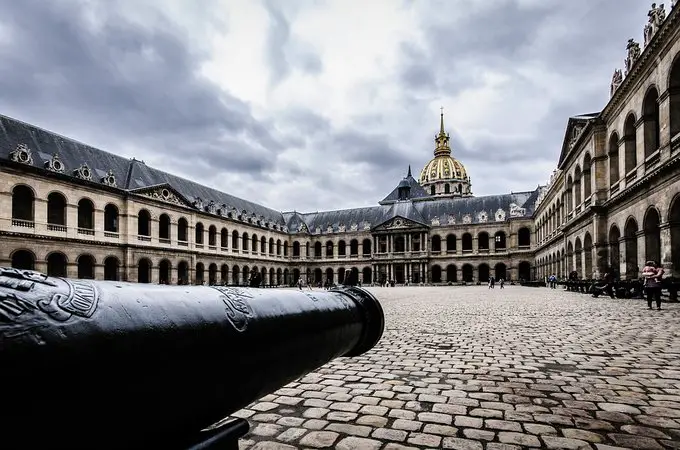 Cannon in the Invalides