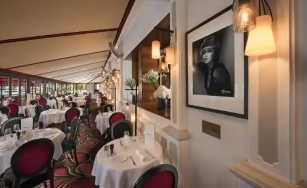Fouquet's restaurant