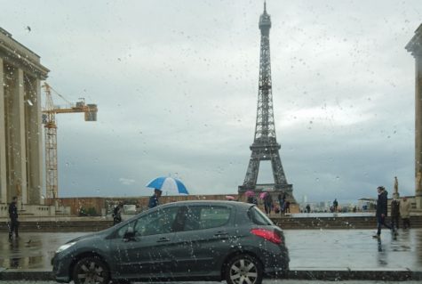 eiffel tower rain