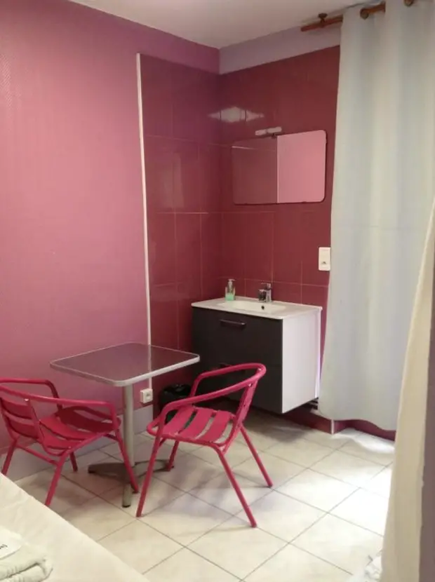 Hotel Richard Room