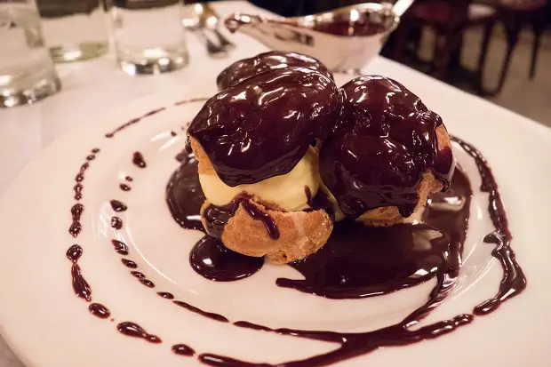 some profiteroles