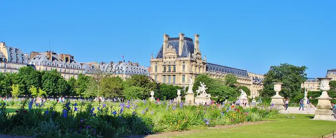 The Louvre's garden