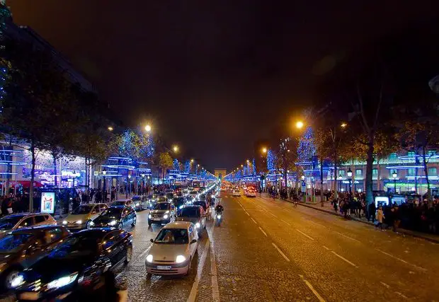 Cars in Paris, Champs-Elysées