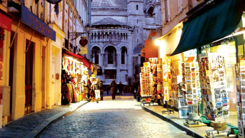 paris streets montmartre