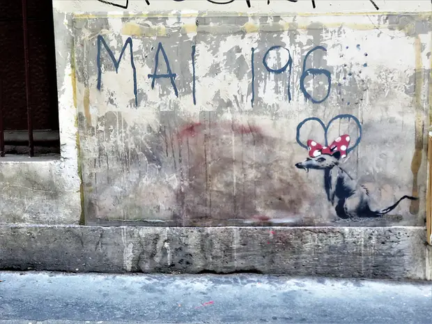 Banksy's art piece in Paris