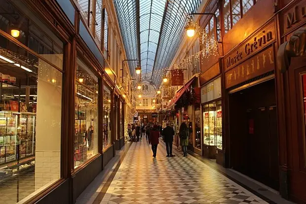 inside the Passage Jouffroy