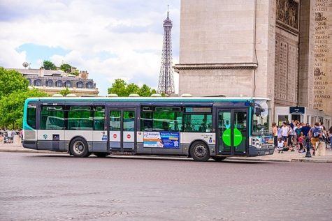 Parisian bus in Arc de Triompe
