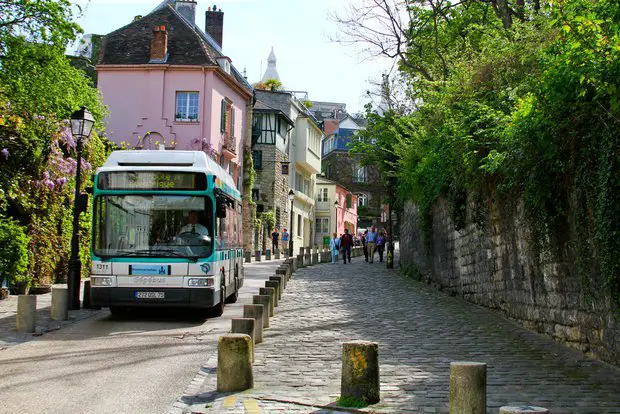 Montmartrobus bus