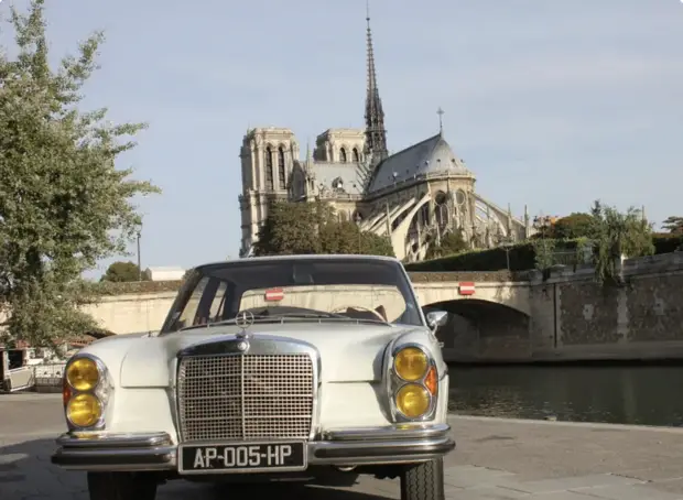 Paris vintage car