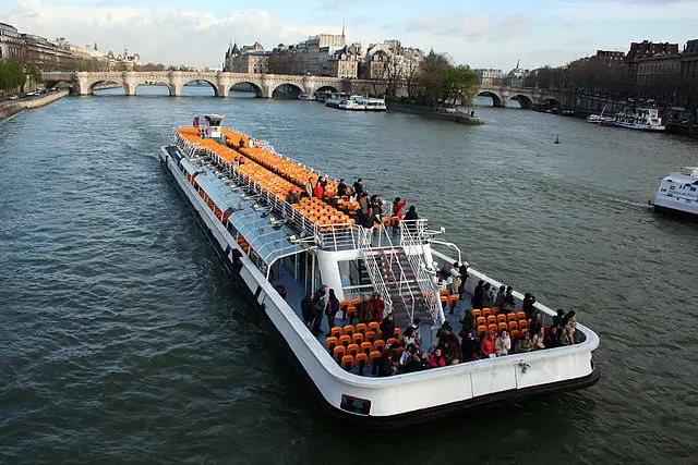 bateaux-mouches