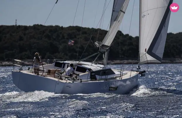 9-seater sailboat