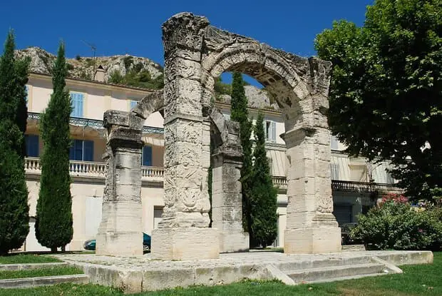 Old ruins in Cavaillon