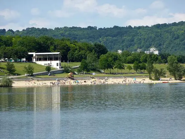 Pond of Boucles de Seine