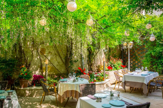 the restaurant 