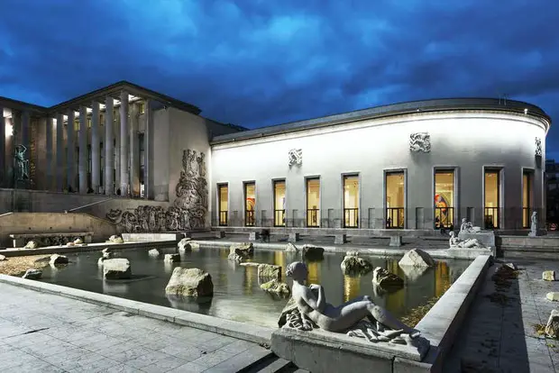 Forecourt of the Musée d'Art Moderne of Paris