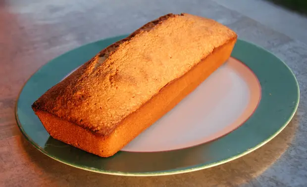 a quatre-quarts cake