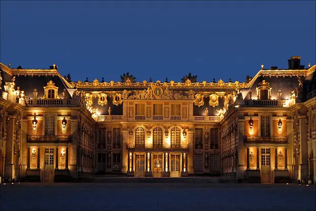 Night view of Versailles