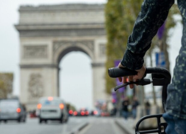 Bike paris Arc de Triomphe