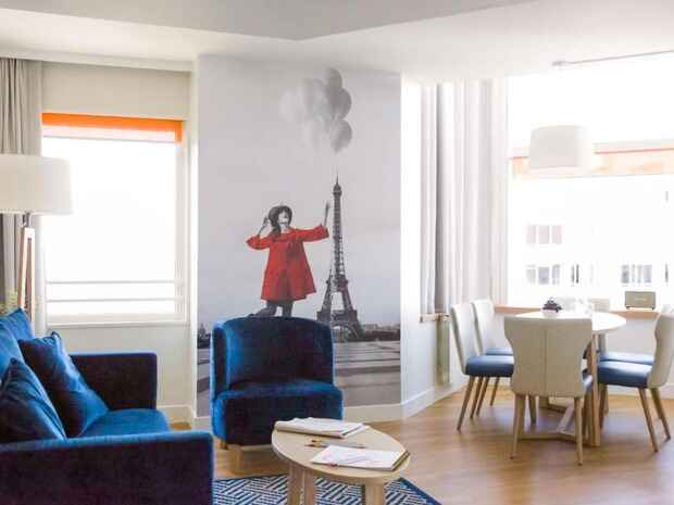 room in adagio centre tour eiffel