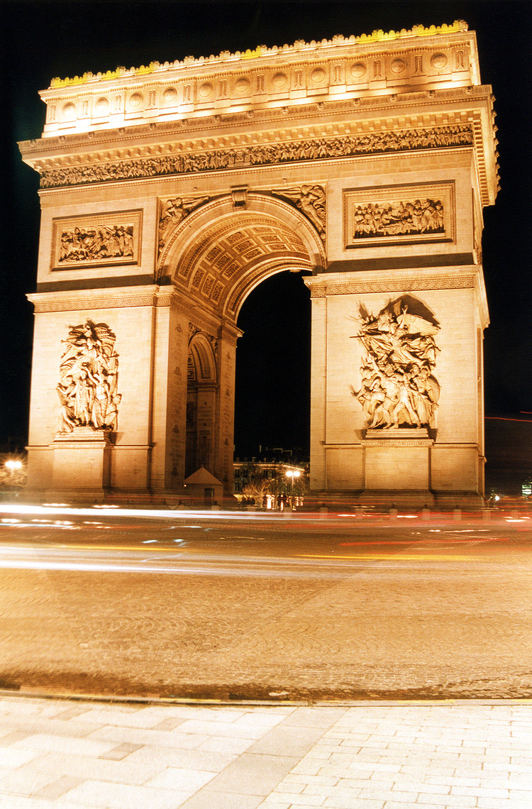 Arc de Triomphe by night