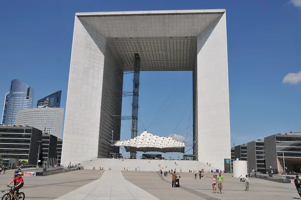 liberty tour la defense