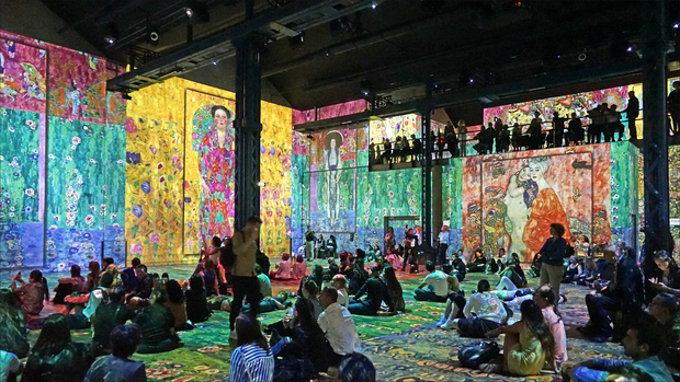 Klimt exhibit in the Atelier des Lumières