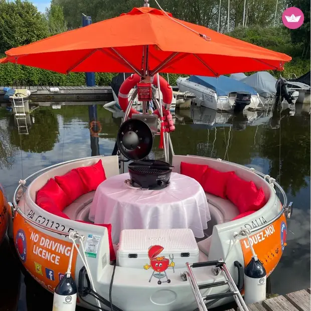 Barbecue boat