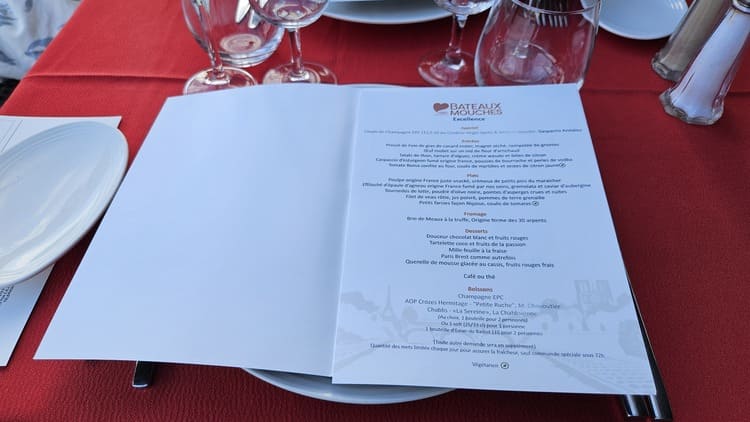 bateaux mouches dinner cruise