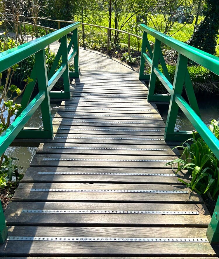 Bridge to cross