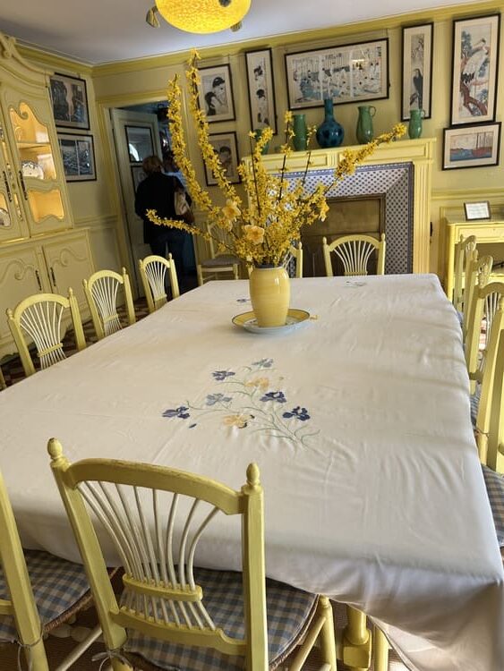 Dining room table