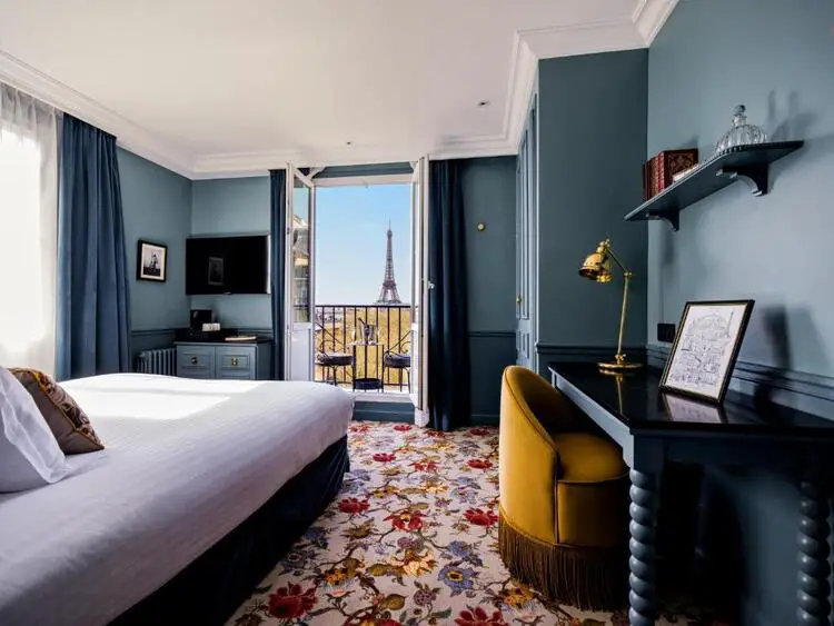 Hotel Duquesne room