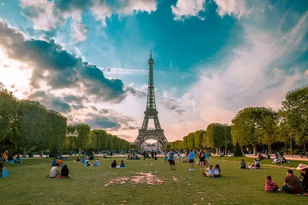 eiffel tower champs de mars