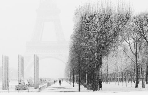 eiffel tower snow