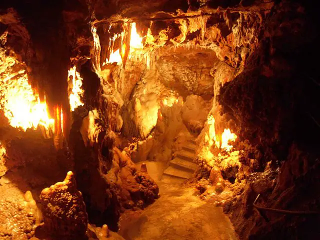 grotte de mons