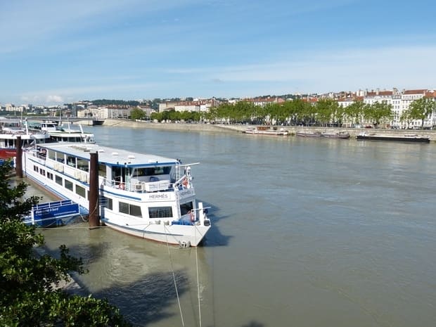 Restaurant boat