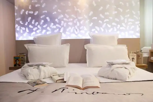 hotel-litteraire-arthur-rimbaud bedroom