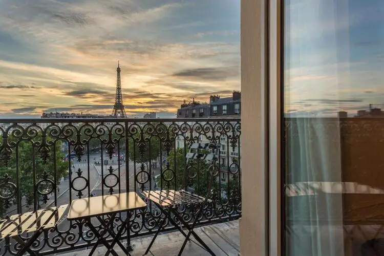 La Comtesse view