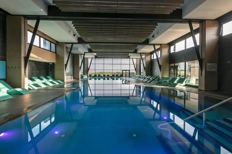 the swimmingpool