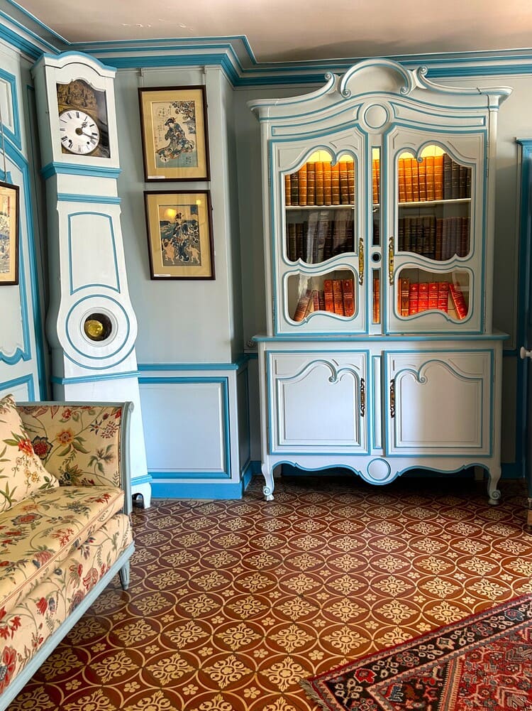 Monet's furniture