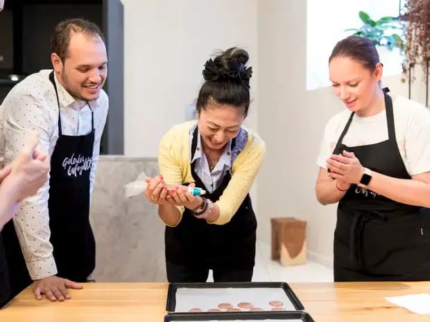 Make macaroons with a chef