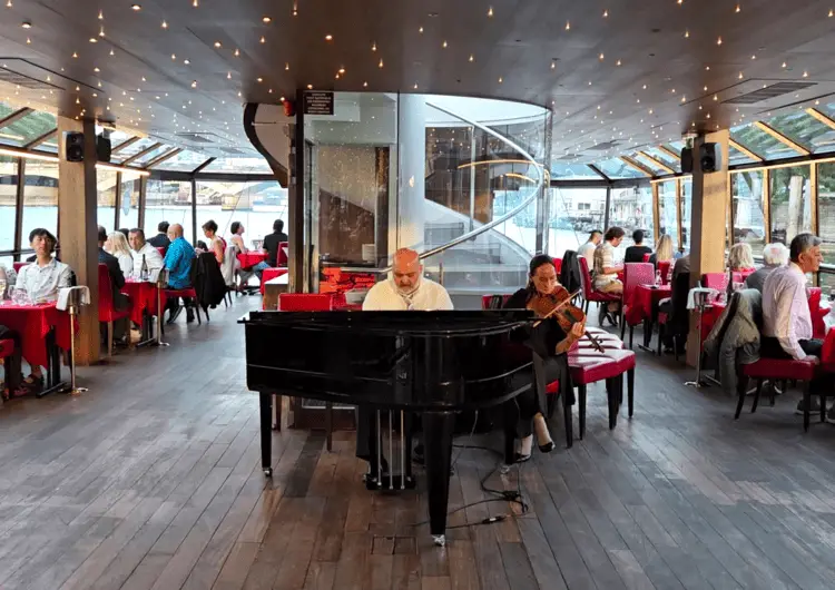 The piano on the boat