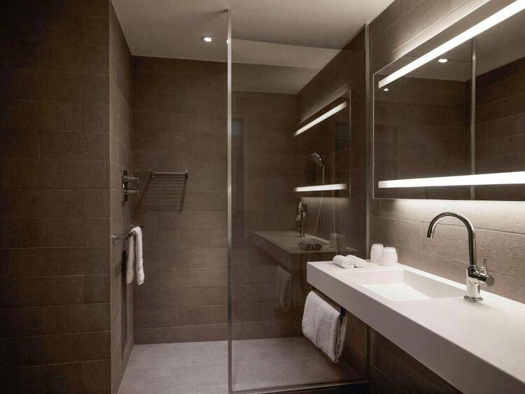 Pullman bathroom