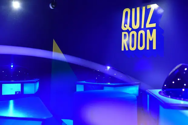 quizz room set