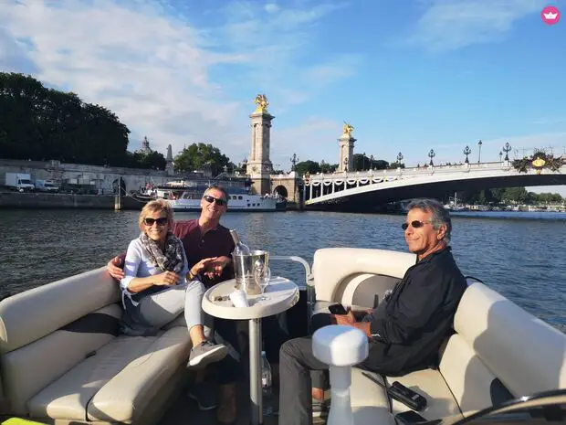 Flotting lounge cruise on the Seine