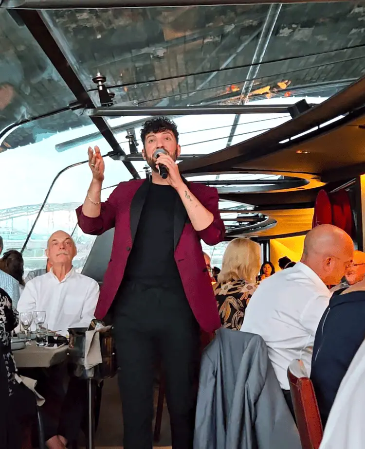 A singer on the boat